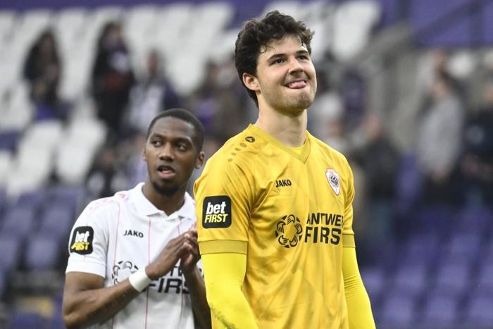 罗马诺：曼联与安特卫普商谈拉门斯转会，接近与球员谈妥个人条款