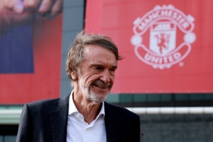 曼晚：拉爵不惧曼联若进欧冠与尼斯冲突，贝拉达在曼城有类似经验